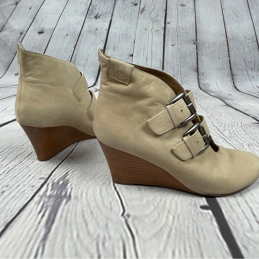 EMU Australia women's Lyndon leather ankle wedge boot color - Bone, size 7 M US